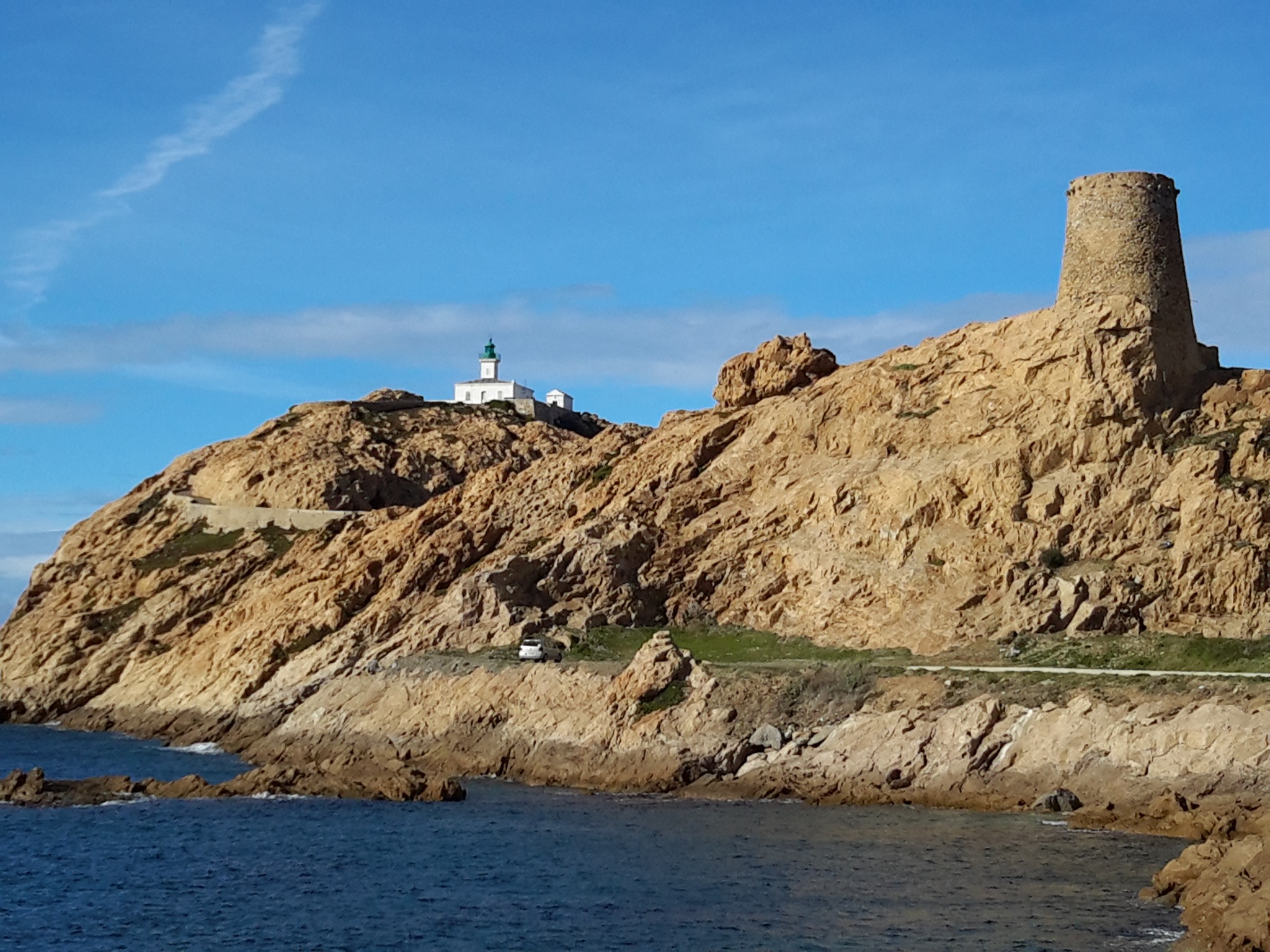 Les rochers et le phare