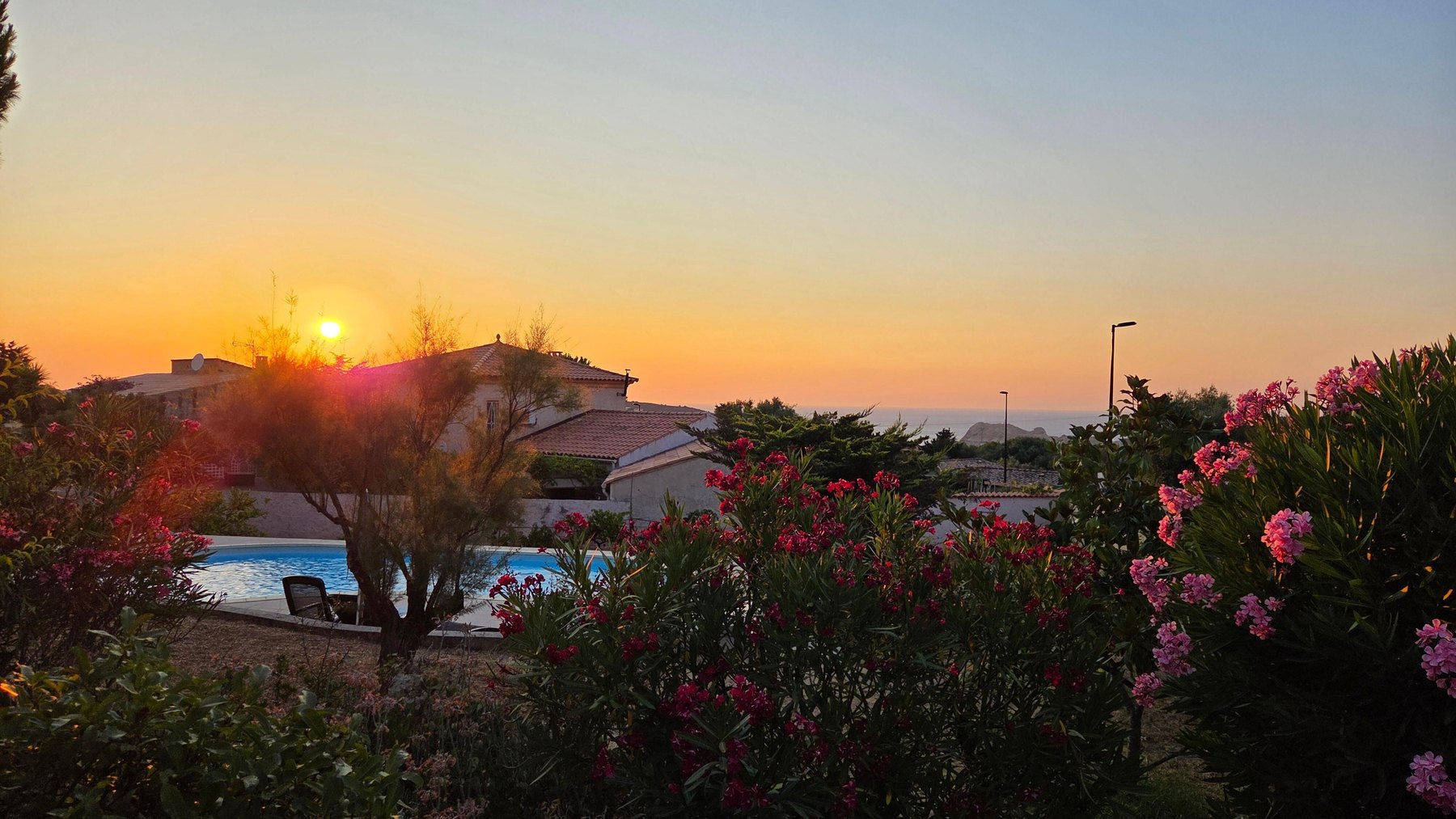 Coucher de soleil vu depuis la propriété