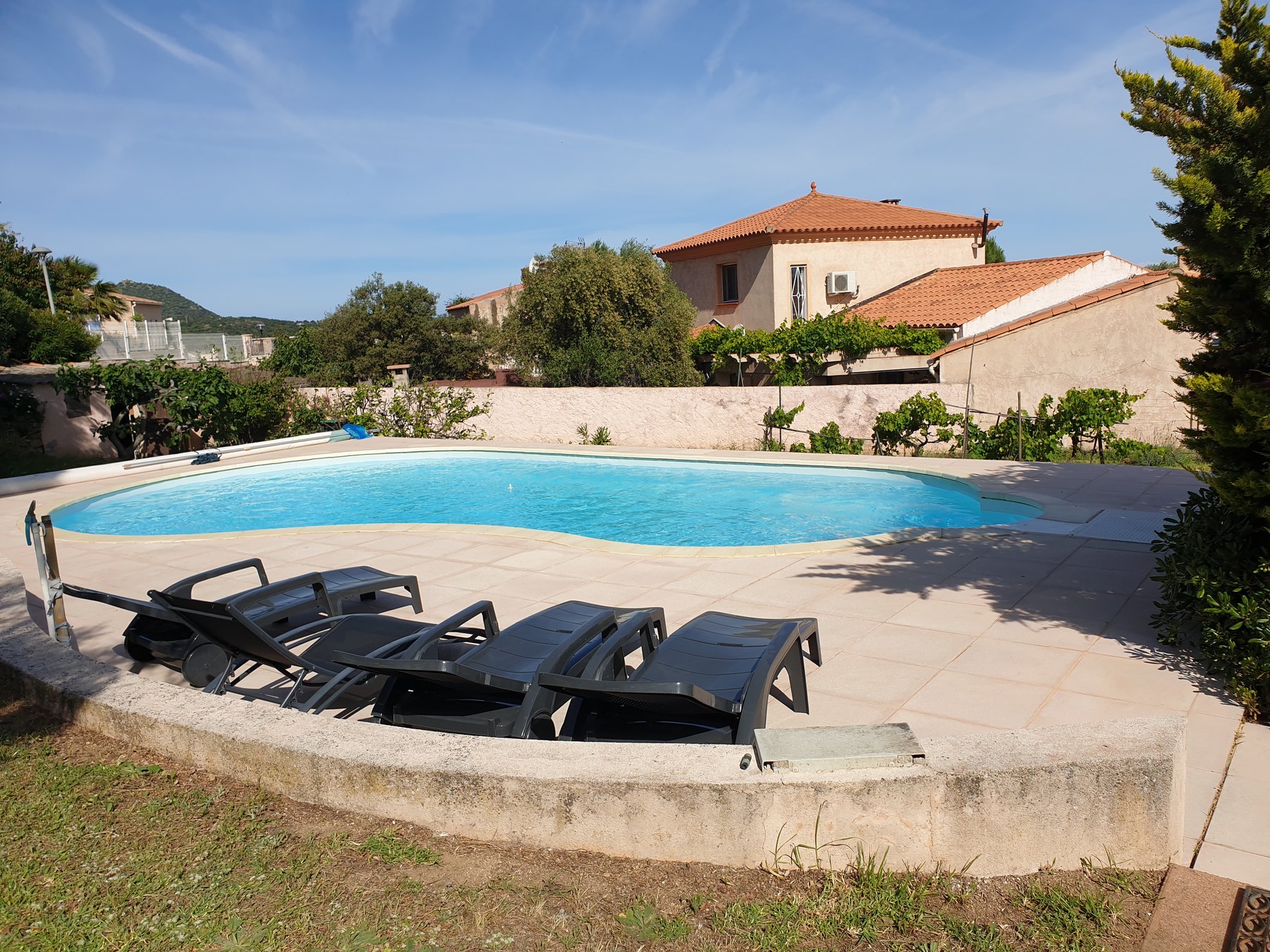 Piscine partagée avec les propriétaires, vue d’ensemble